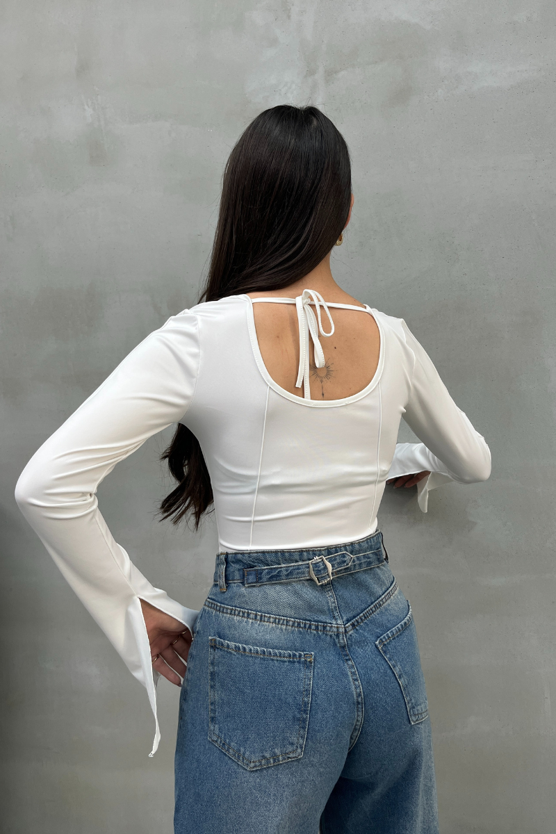 Kadın Bluz İspanyol Kol Dikiş ve Bağlama Detaylı Sırt Dekolteli U Yaka Bluz