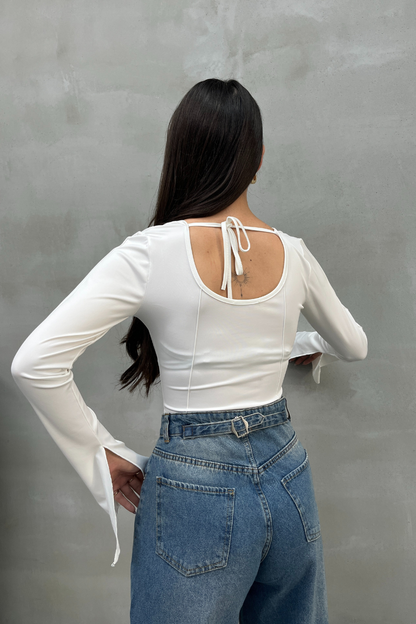 Kadın Bluz İspanyol Kol Dikiş ve Bağlama Detaylı Sırt Dekolteli U Yaka Bluz