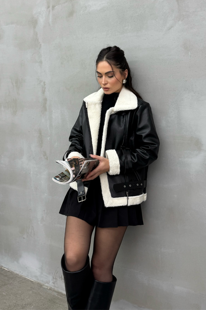 Kadın İçi Beyaz Kürklü Siyah Kısa Biker Deri Ceket Mont