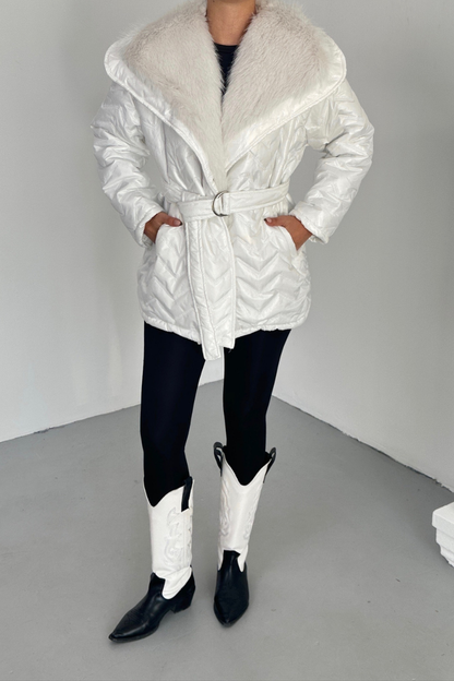 Kadın Şişme Mont Geniş Yaka Kemerli İçi Kürklü Kapitone Mont