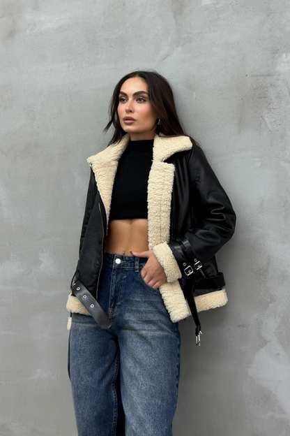 Kadın İçi Beyaz Kürklü Siyah Kısa Biker Deri Ceket Mont