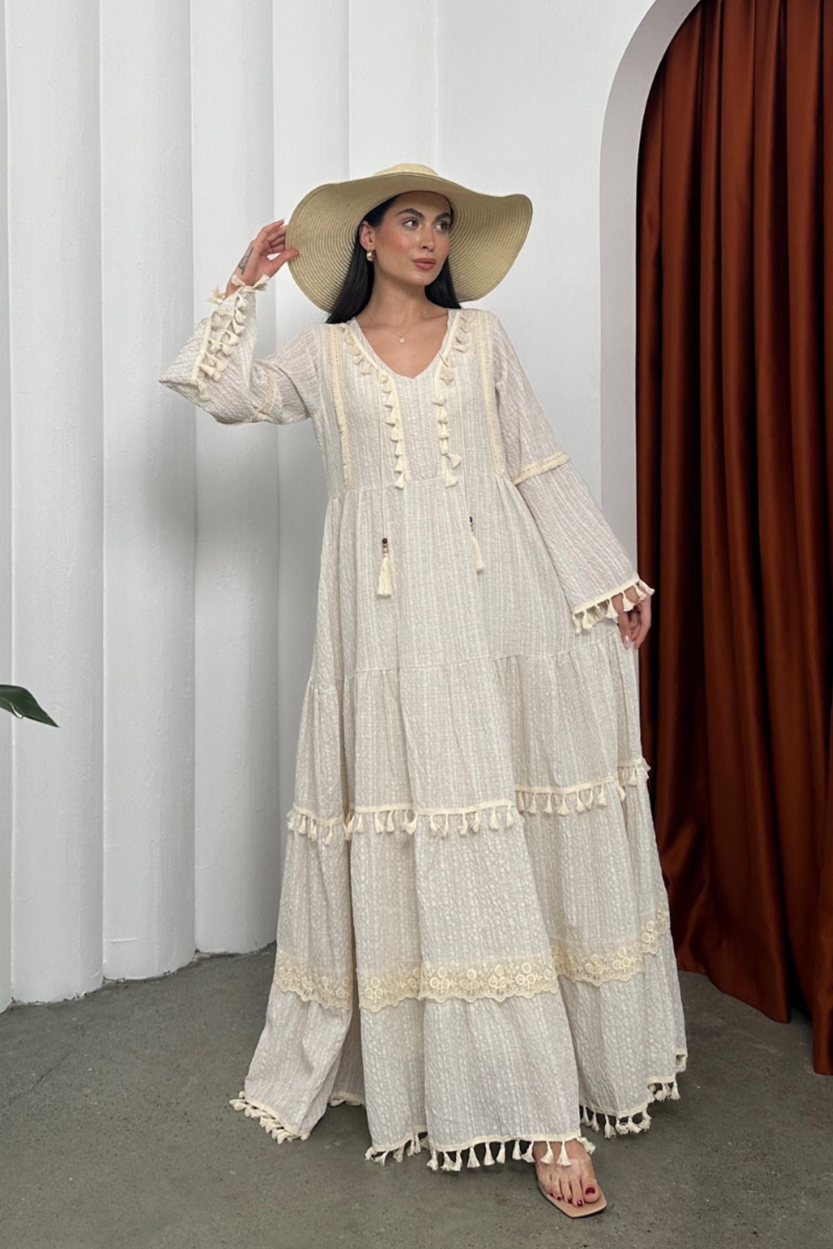 Kadın Elbise Uzun Şık Uzun Kollu Gofre V Yaka Püskül Detaylı Bol Kesim