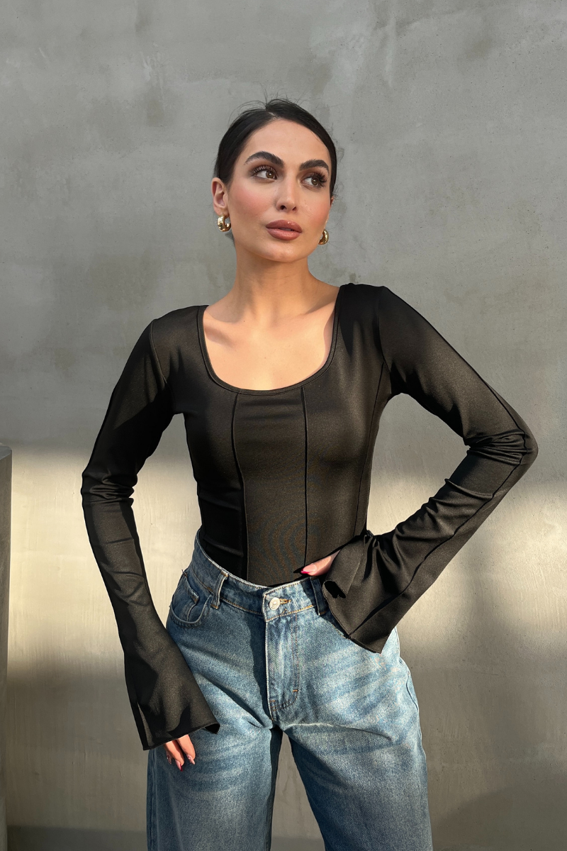 Kadın Bluz İspanyol Kol Dikiş ve Bağlama Detaylı Sırt Dekolteli U Yaka Bluz