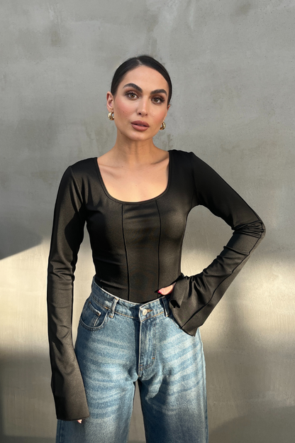 Kadın Bluz İspanyol Kol Dikiş ve Bağlama Detaylı Sırt Dekolteli U Yaka Bluz