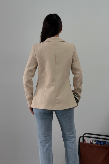 Kadın Blazer Ceket Kısa Düğmeli Astarlı Vatkalı Ceket