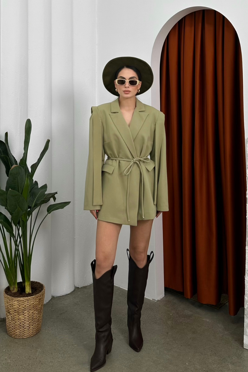 Kadın Oversize Blazer Ceket Kuşaklı Omuz Detaylı