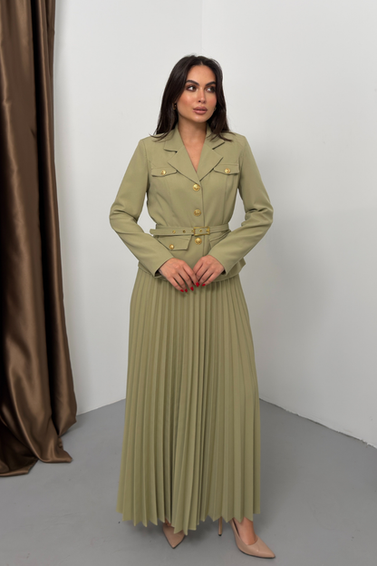Kadın İkili Alt Üst Takım Şık Kemerli Cep ve Düğme Detaylı Kısa Blazer Ceket Piliseli Uzun Etek Takım