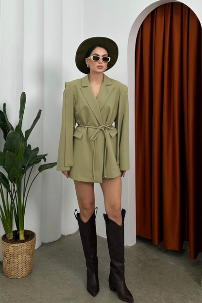 Kadın Oversize Blazer Ceket Kuşaklı Omuz Detaylı
