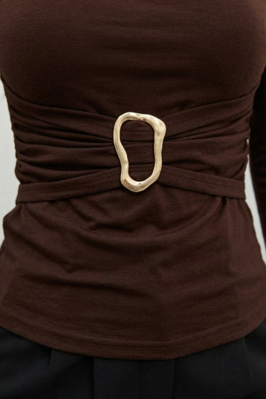 Kadın Bluz Uzun Kollu Beli Gold Toka Detaylı Sandy Kumaş Likralı Kısa Şık Bluz