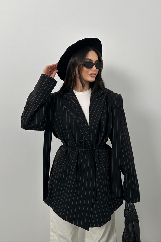 Kadın Oversize Blazer Ceket Çizgili Kuşaklı Omuz Detaylı