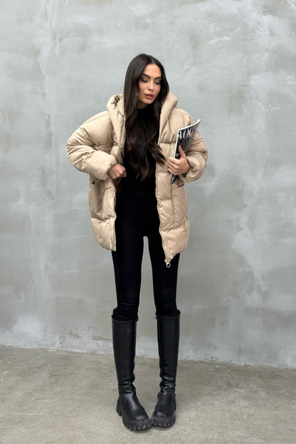 Kadın Kapüşonlu Yarasa Kollu Oversize Şişme Mont