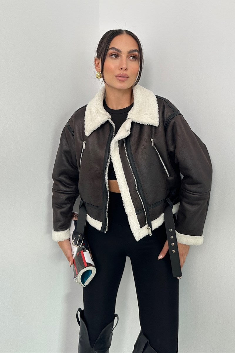 Kadın Mont Kısa İçi Kürklü Lamine Fermuarlı Kemerli Cep Detaylı Regular Crop Ceket