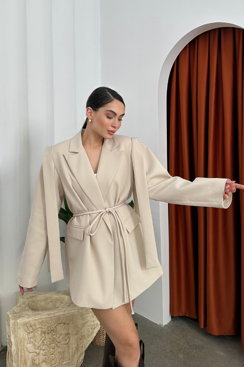 Kadın Oversize Blazer Ceket Kuşaklı Omuz Detaylı