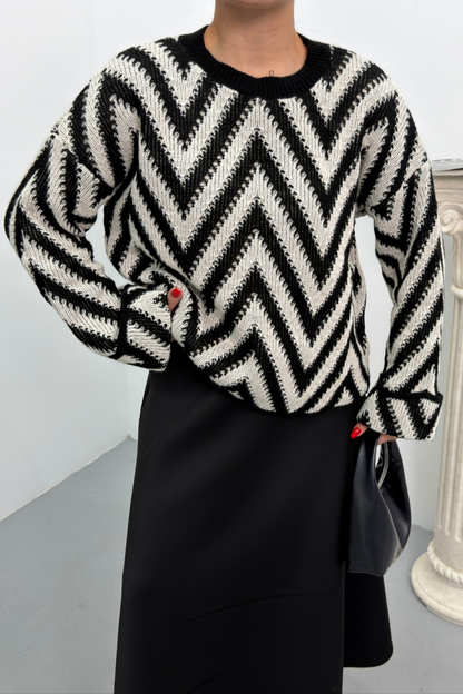 Kadın Kazak Örme Bisiklet Yaka Düşük Omuz Zikzak Desenli Kolu Katlama Detaylı Triko Kazak