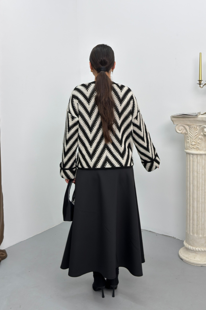 Kadın Kazak Örme Bisiklet Yaka Düşük Omuz Zikzak Desenli Kolu Katlama Detaylı Triko Kazak