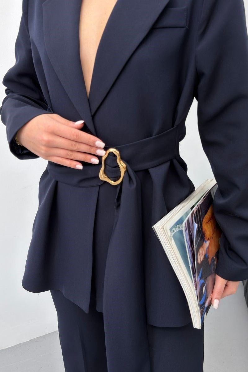 Kadın İkili Alt Üst Takım Şık Gold Tokalı Kuşaklı Blazer Ceket Bol Paça Pantolon Takım