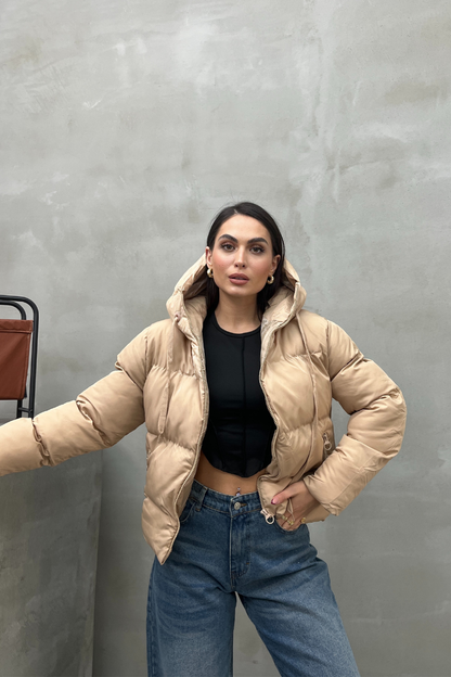 Kadın Kapüşonlu Cepli Kısa Şişme Mont