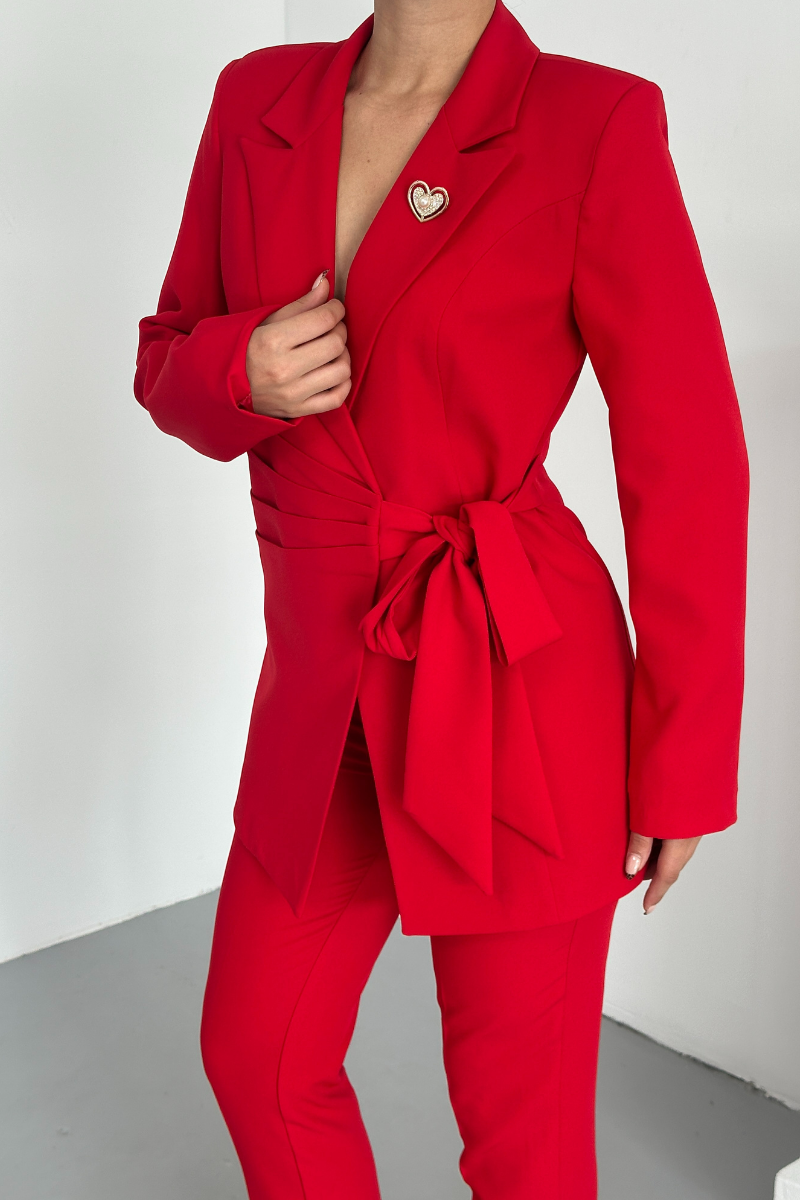 Kadın İkili Alt Üst Takım Şık Kuşaklı Drapeli Broş Detaylı Blazer Ceket Boru Paça Pantolon Takım