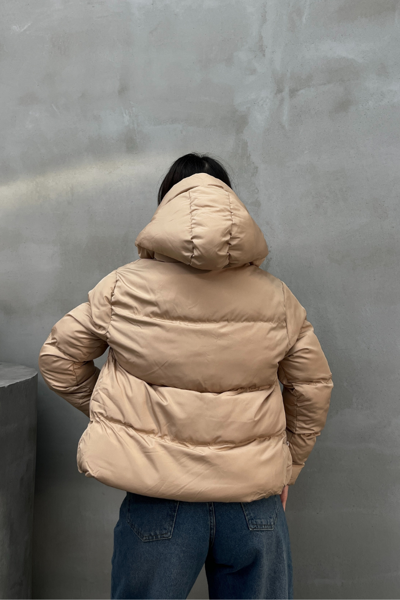 Kadın Kapüşonlu Cepli Kısa Şişme Mont