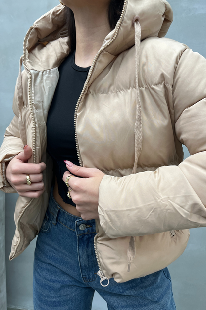 Kadın Kapüşonlu Cepli Kısa Şişme Mont