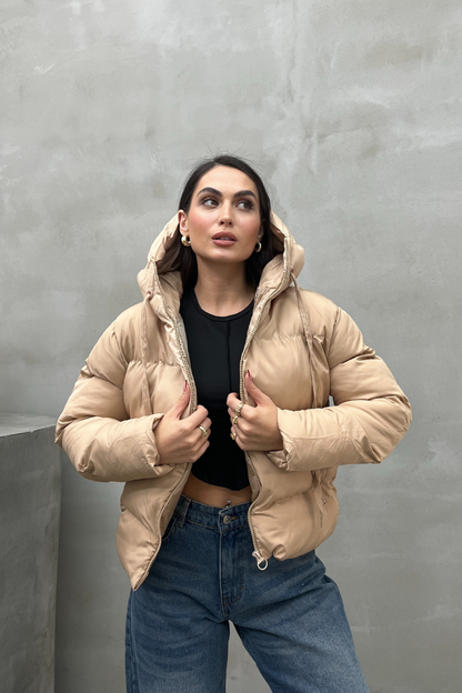 Kadın Kapüşonlu Cepli Kısa Şişme Mont