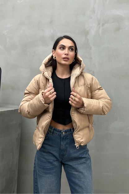 Kadın Kapüşonlu Cepli Kısa Şişme Mont