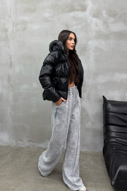 Kadın Siyah Kapüşonlu Cepli Kısa Deri Şişme Mont