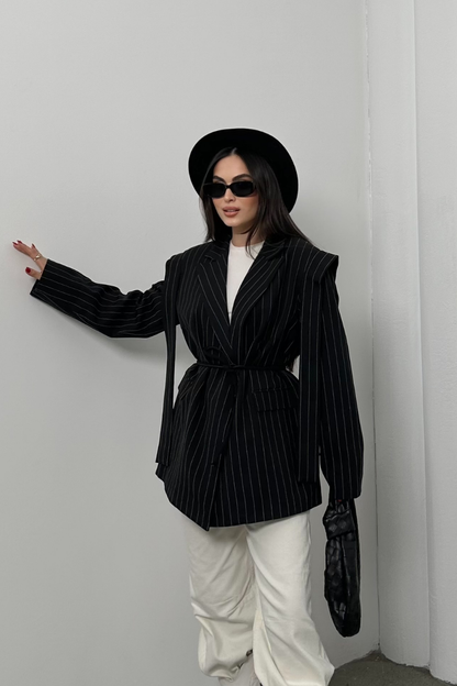 Kadın Oversize Blazer Ceket Çizgili Kuşaklı Omuz Detaylı