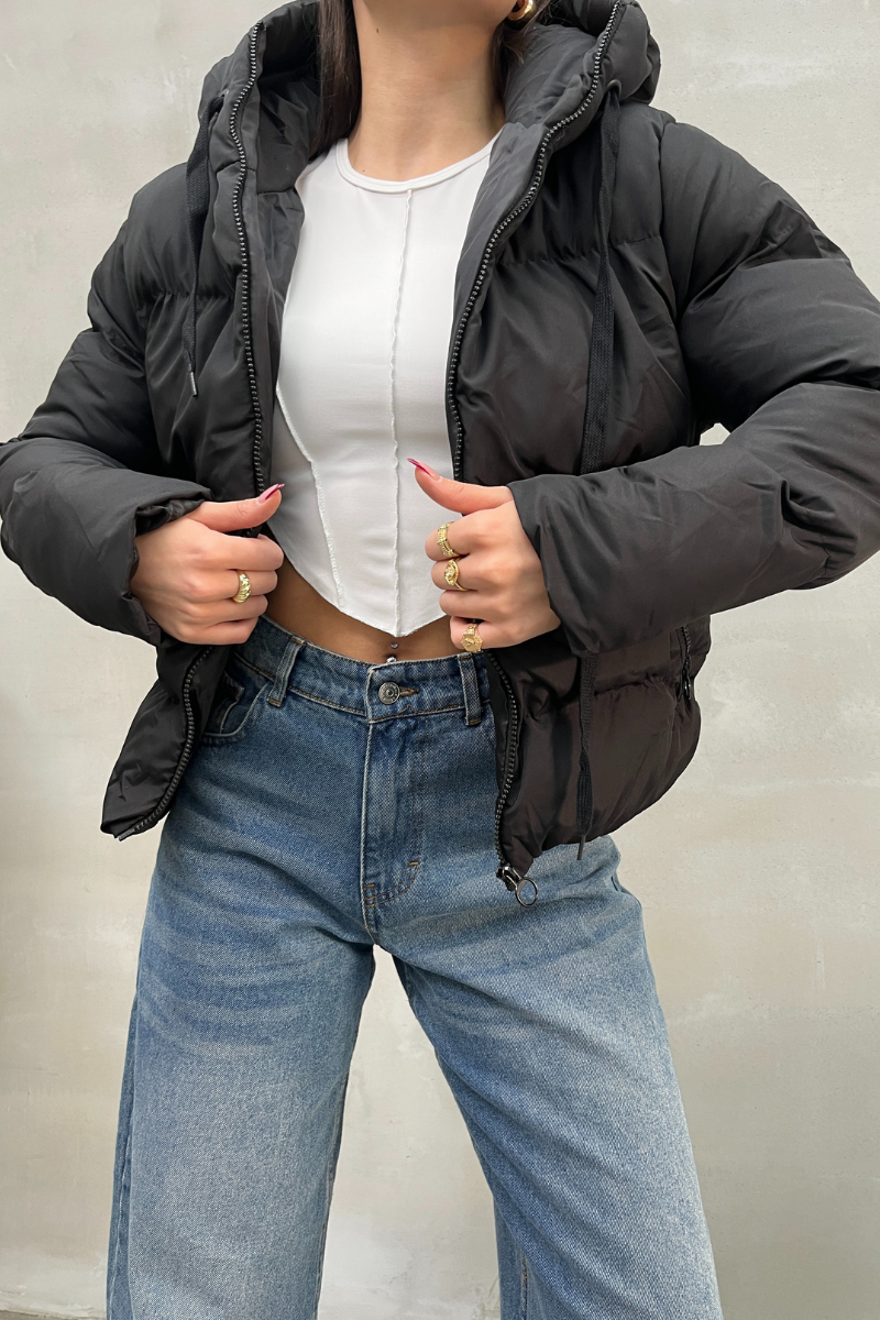 Kadın Kapüşonlu Cepli Kısa Şişme Mont