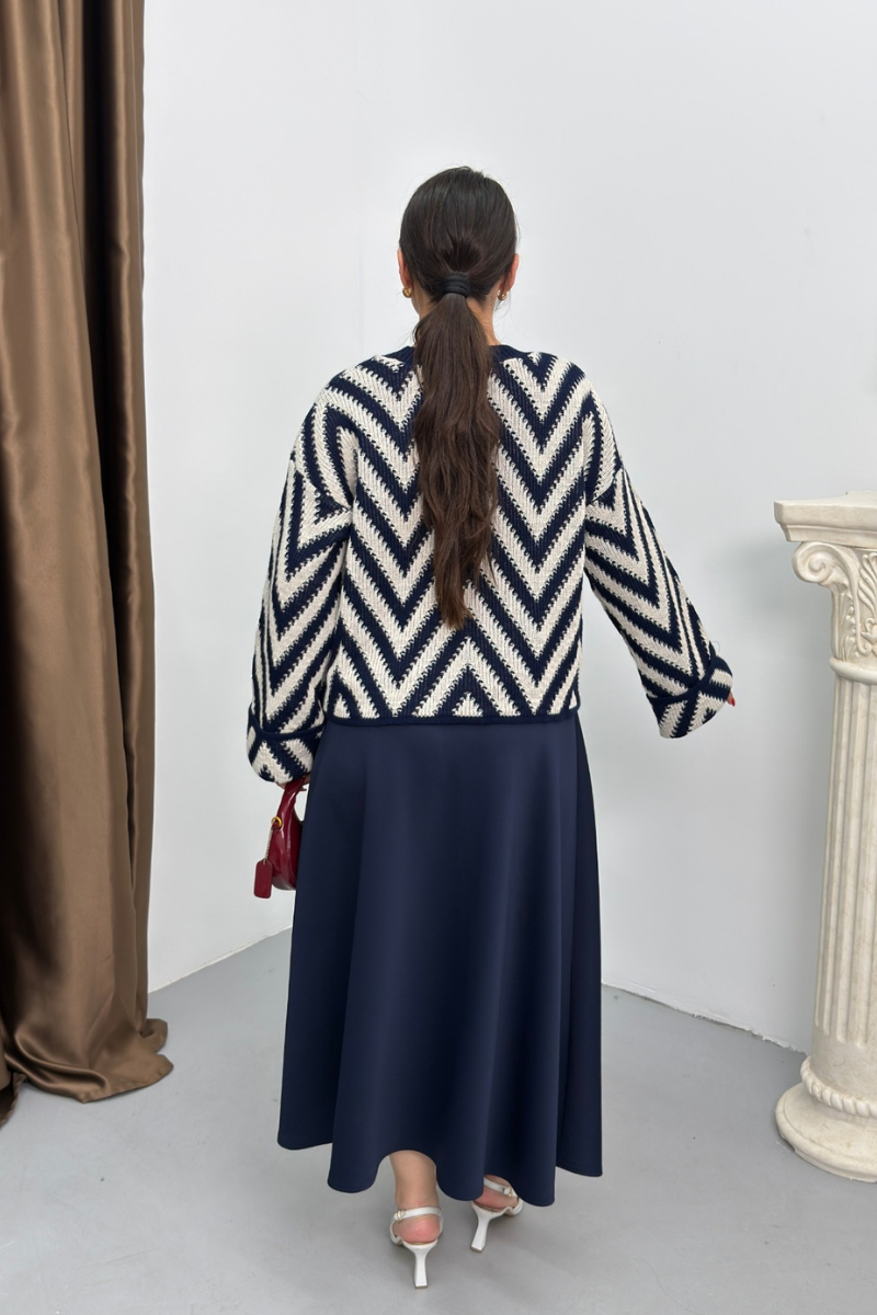 Kadın Kazak Örme Bisiklet Yaka Düşük Omuz Zikzak Desenli Kolu Katlama Detaylı Triko Kazak