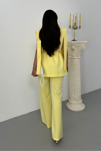 Kadın Alt Üst İkili Takım Omuz Detaylı Kuşaklı Yelek Pantolon Takım