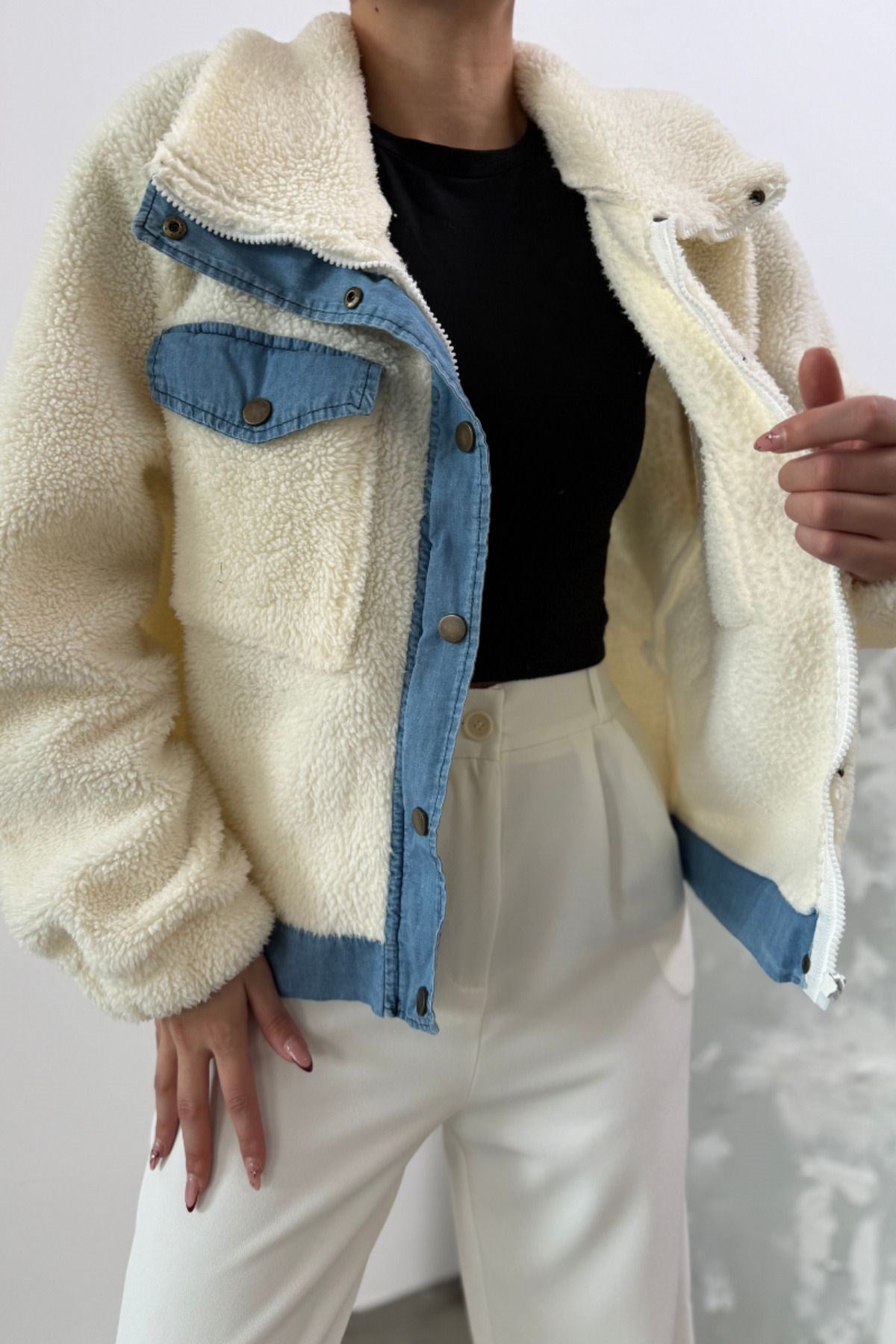Kadın Ceket Peluş Cepli Fermuarlı Çıtçıtlı Kot Detaylı Ekru Ceket