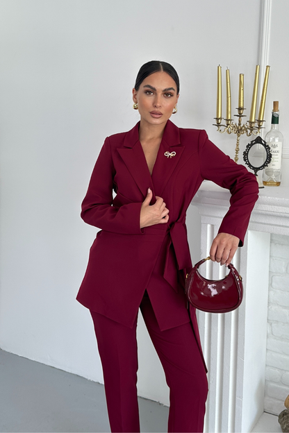 Kadın İkili Alt Üst Takım Şık Kuşaklı Drapeli Broş Detaylı Blazer Ceket Boru Paça Pantolon Takım