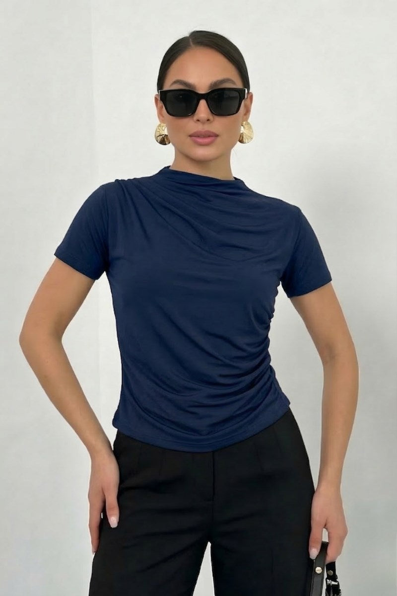 Kadın T-Shirt Kısa Kollu Drape Detaylı Yaka ve Beli Büzgülü Sandy Kumaş Likralı Bluz