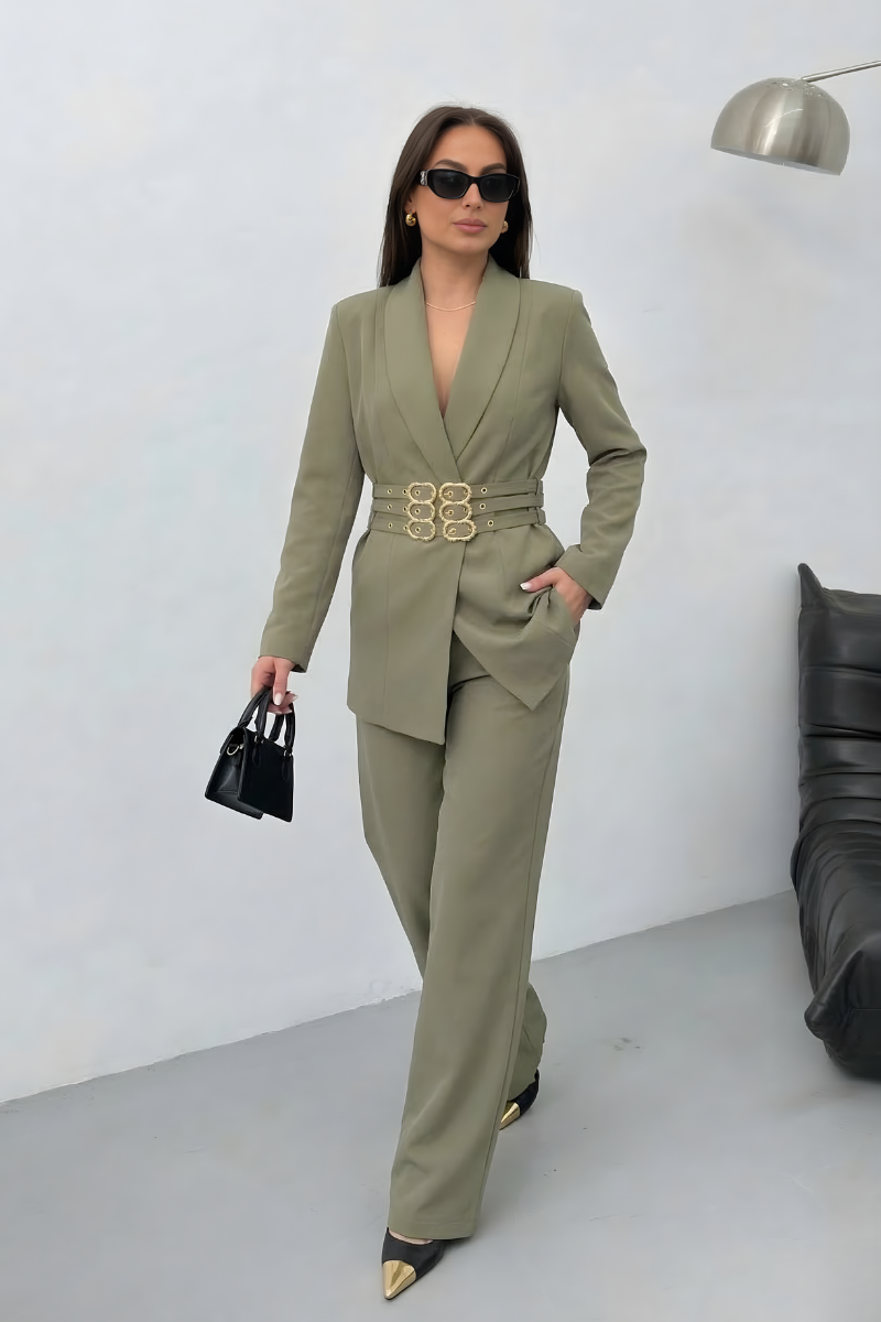 Kadın Siyah İkili Takım Şık Gold Kemerli Vatkalı Blazer Ceket Bol Paça Pantolon Takım