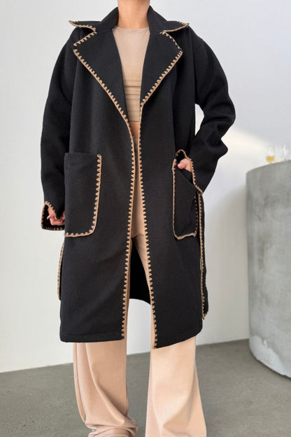 Kadın Siyah Kaşe Kaban Kuşaklı Nakışlı Büyük Cepli Kruvaze Yaka