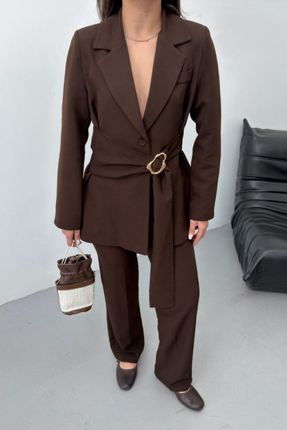 Kadın İkili Alt Üst Takım Şık Gold Tokalı Kuşaklı Blazer Ceket Bol Paça Pantolon Takım