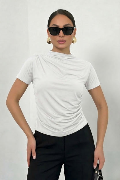 Kadın T-Shirt Kısa Kollu Drape Detaylı Yaka ve Beli Büzgülü Sandy Kumaş Likralı Bluz