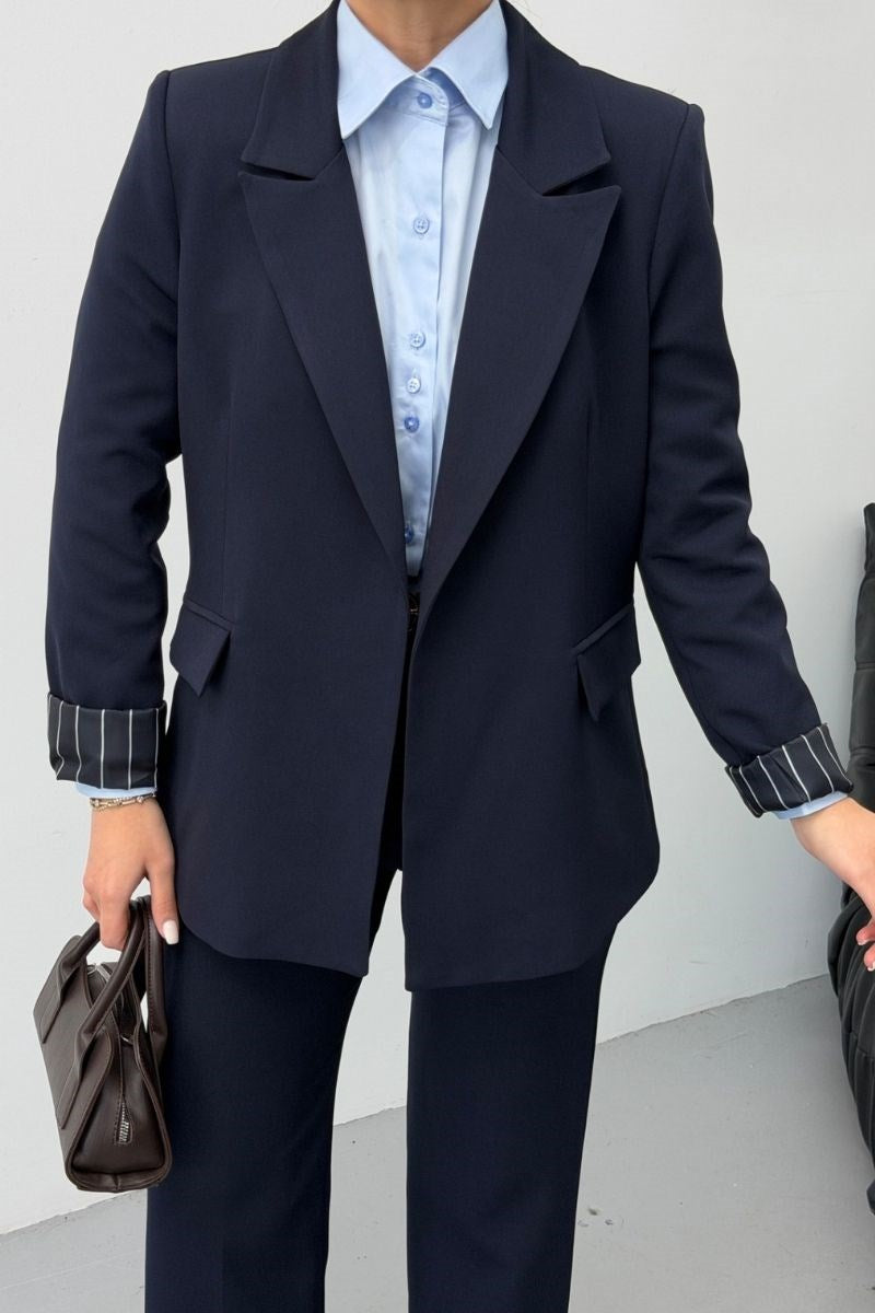 Kadın İkili Alt Üst Takım Kemerli Çizgili Astarlı Cep Detaylı Regular Blazer Ceket Pantolon Takım