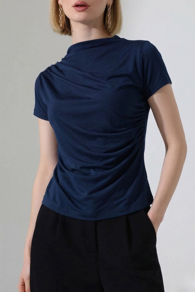 Kadın T-Shirt Kısa Kollu Drape Detaylı Yaka ve Beli Büzgülü Sandy Kumaş Likralı Bluz