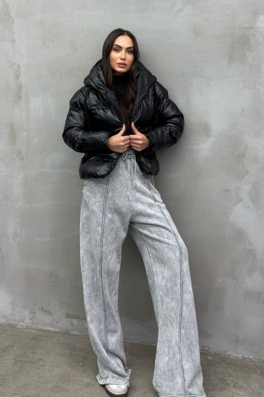 Kadın Siyah Kapüşonlu Cepli Kısa Deri Şişme Mont